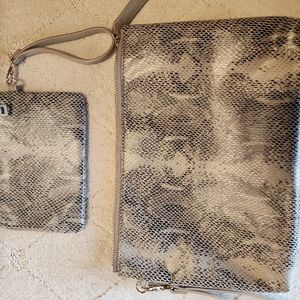Snakeskin cluch